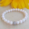 Bratara perle albe pentru alegeri inspirate