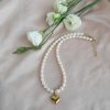 Colier elegant din perle cu pandant inima