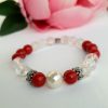 Bratara coral rosu pentru Craciun cu perla de Mallorca